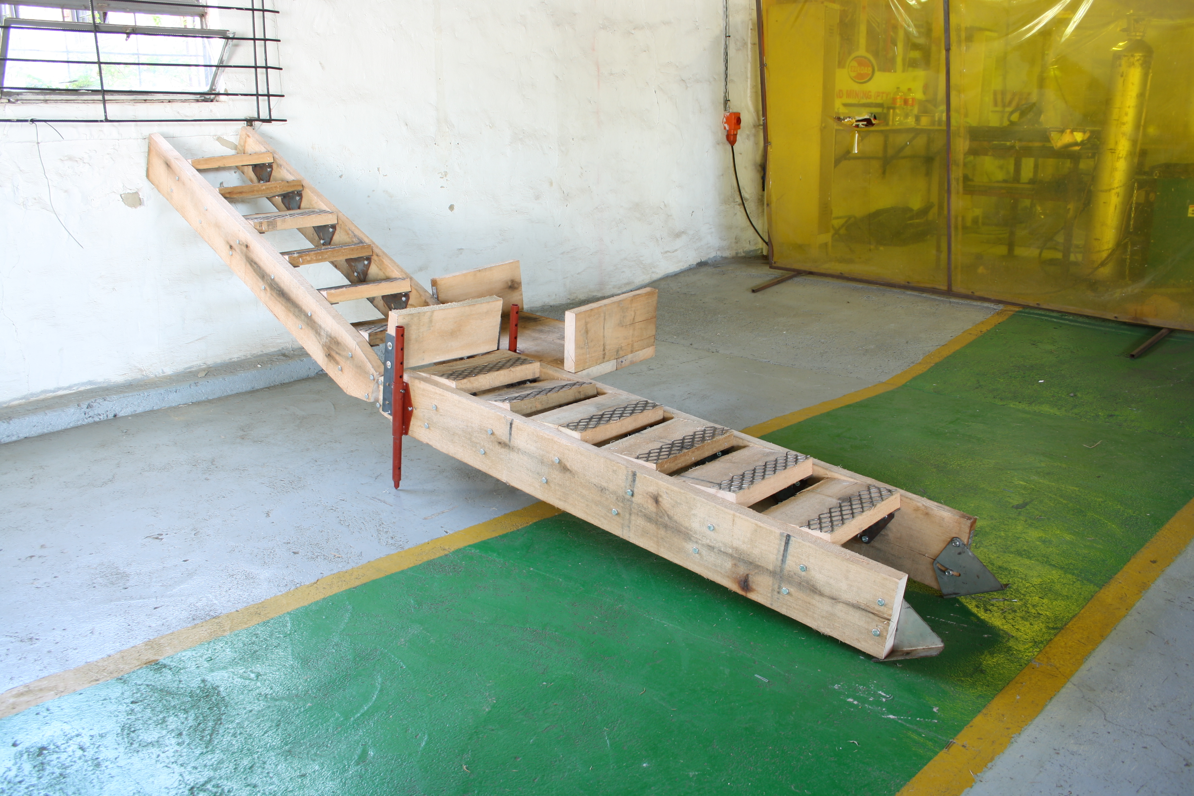 Adjustable Stairway
